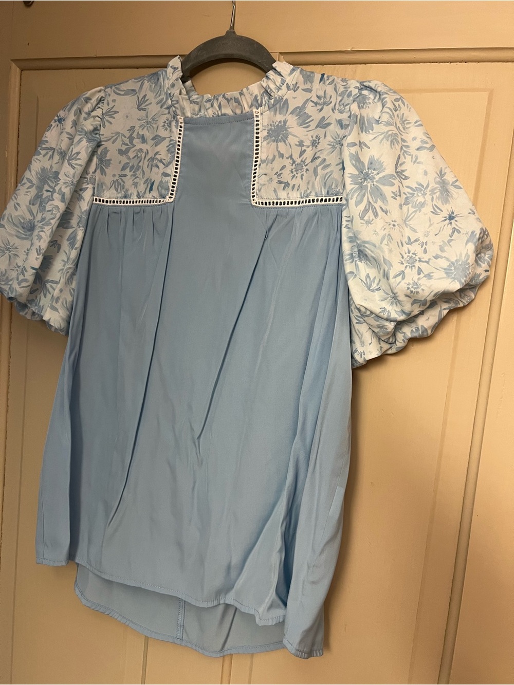 Women's Light Blue Puff Sleeve Top